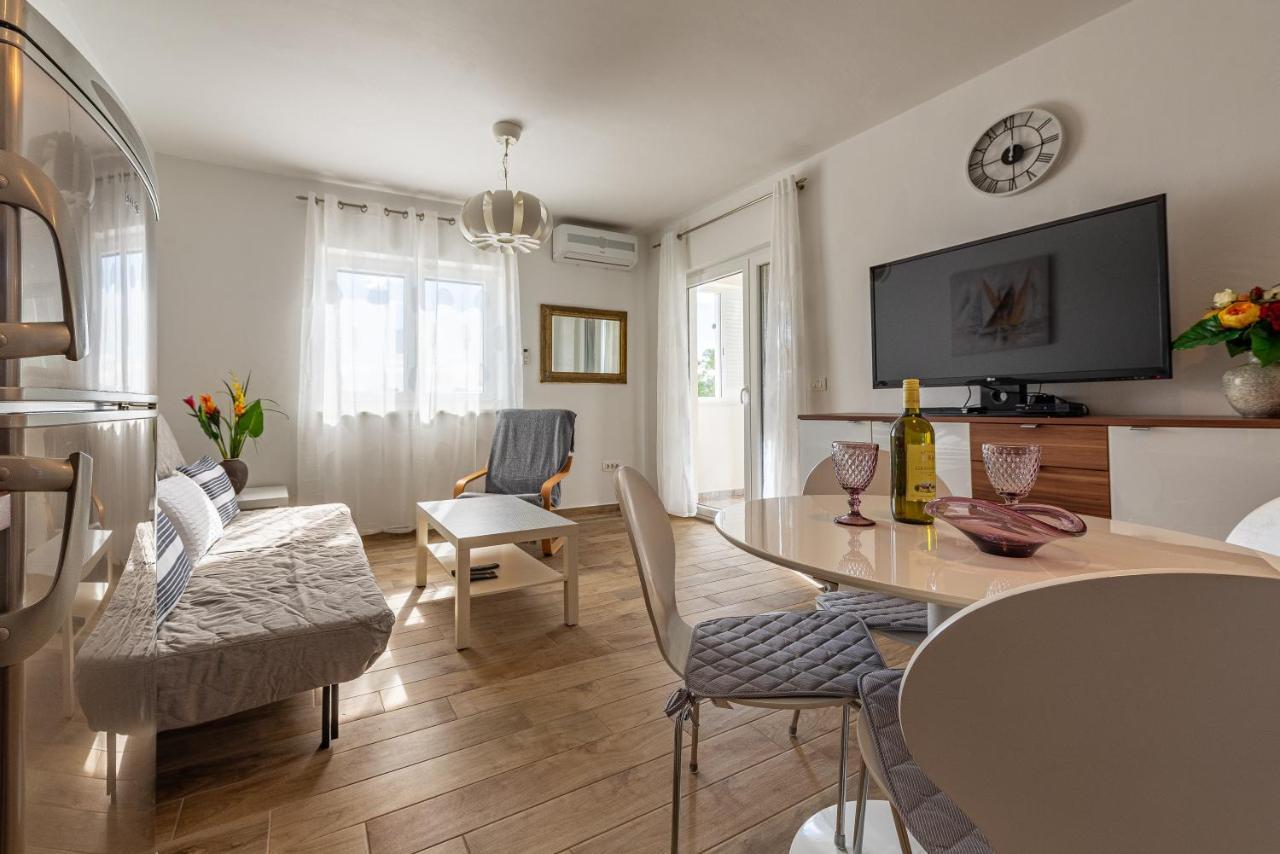 Hibiskus App2 Lejlighed Vir Eksteriør billede